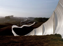 Christo, Artist of ‘Running Fence,’ Dies at Age 84 Running Fence, Christo and Jean-Claude, 1976