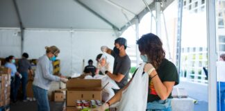 San Francisco-Marin Food Bank volunteers