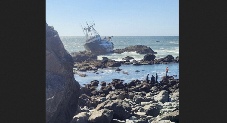 Cleanup Crews Respond to Grounded Boat at Dillon Beach