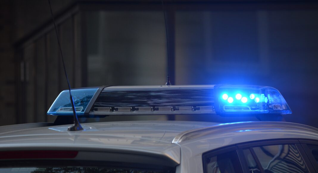 pixabay - police car lights