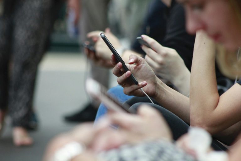 Framing the Feed: How Social Media Shapes Our Interpretation of Reality