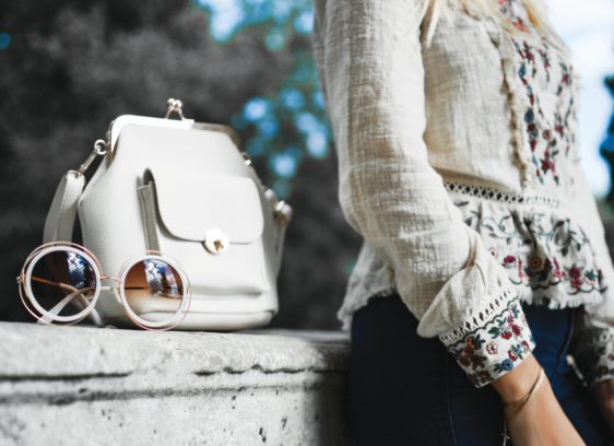 Gifts for Fashionistas Fashionistas don’t dress—they curate ensembles.