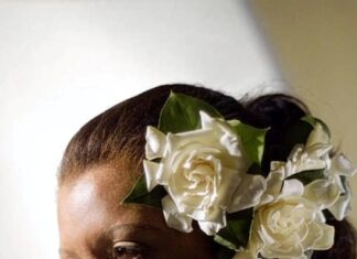 With dramatic command and a voice capable of both power and velvet intimacy, Kim Nalley revisits Billie Holiday’s songbook through reverence, swing and lived-in feeling.